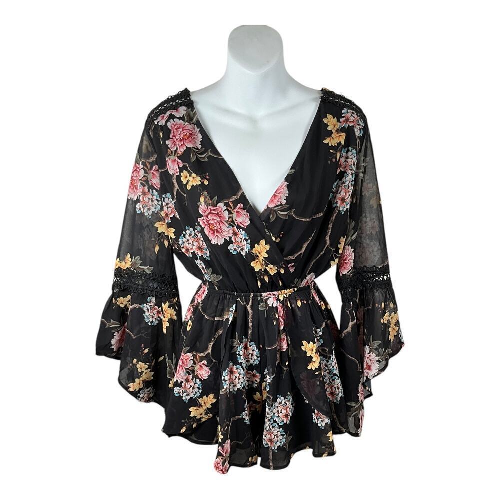 TRAC Black Floral Bell Sleeve Shorts Romper Size Medium NWT Dress Up Boho